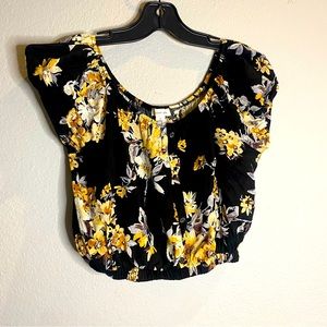 Ambiance Apparel | Cropped Floral Blouse | Size S